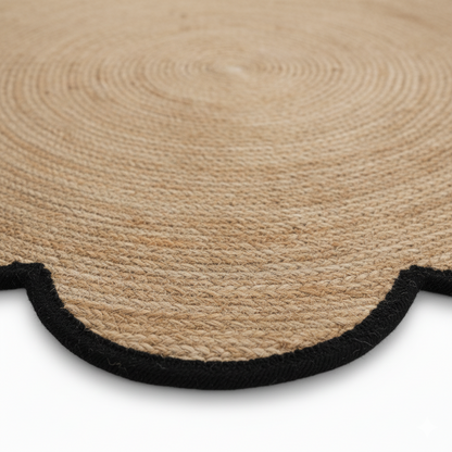 Chic Scalloped Jute Area Rug - Flower Shape with Black Border || GERA 202504